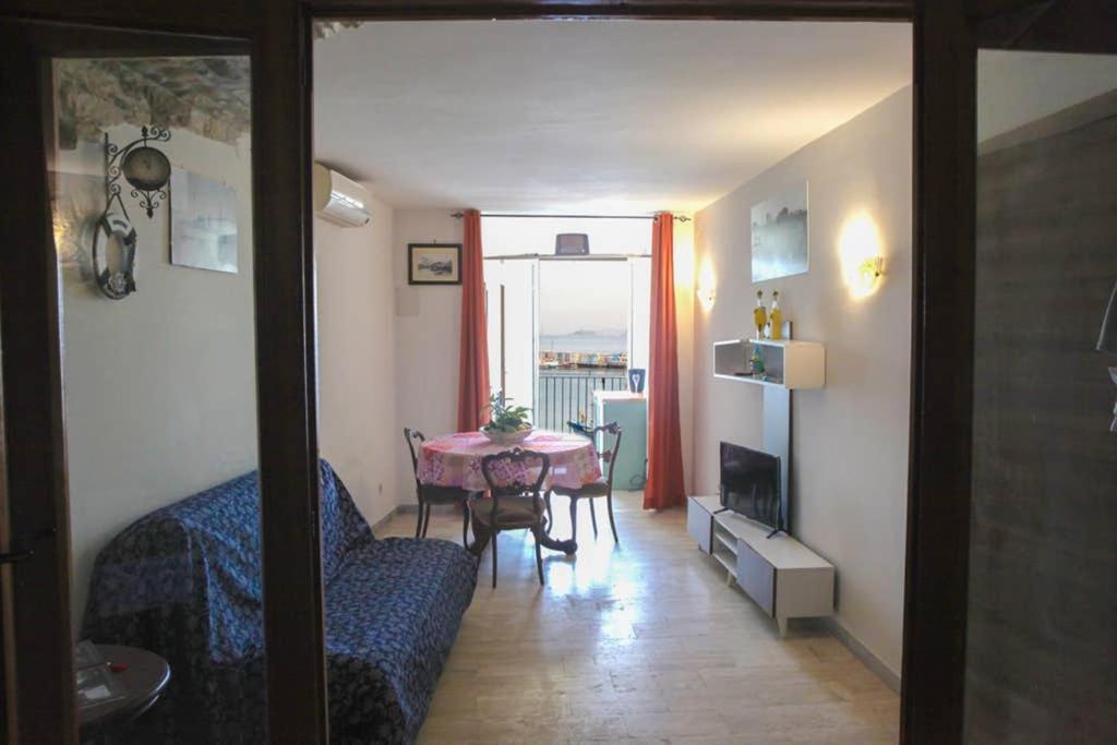 L Angolo Segreto Di Giovanni Il Pescatore Procida Exterior photo